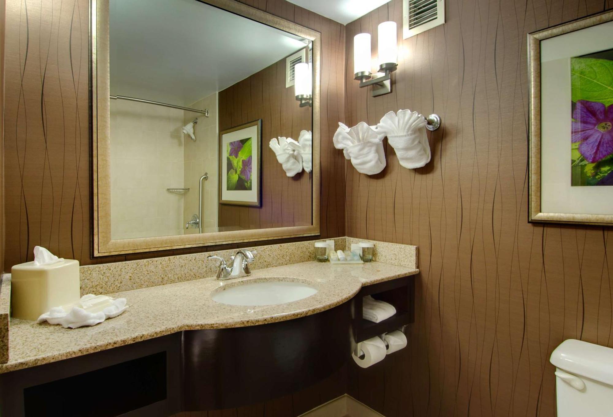 Hilton Garden Inn Raleigh Durham Airport Морисвил Екстериор снимка