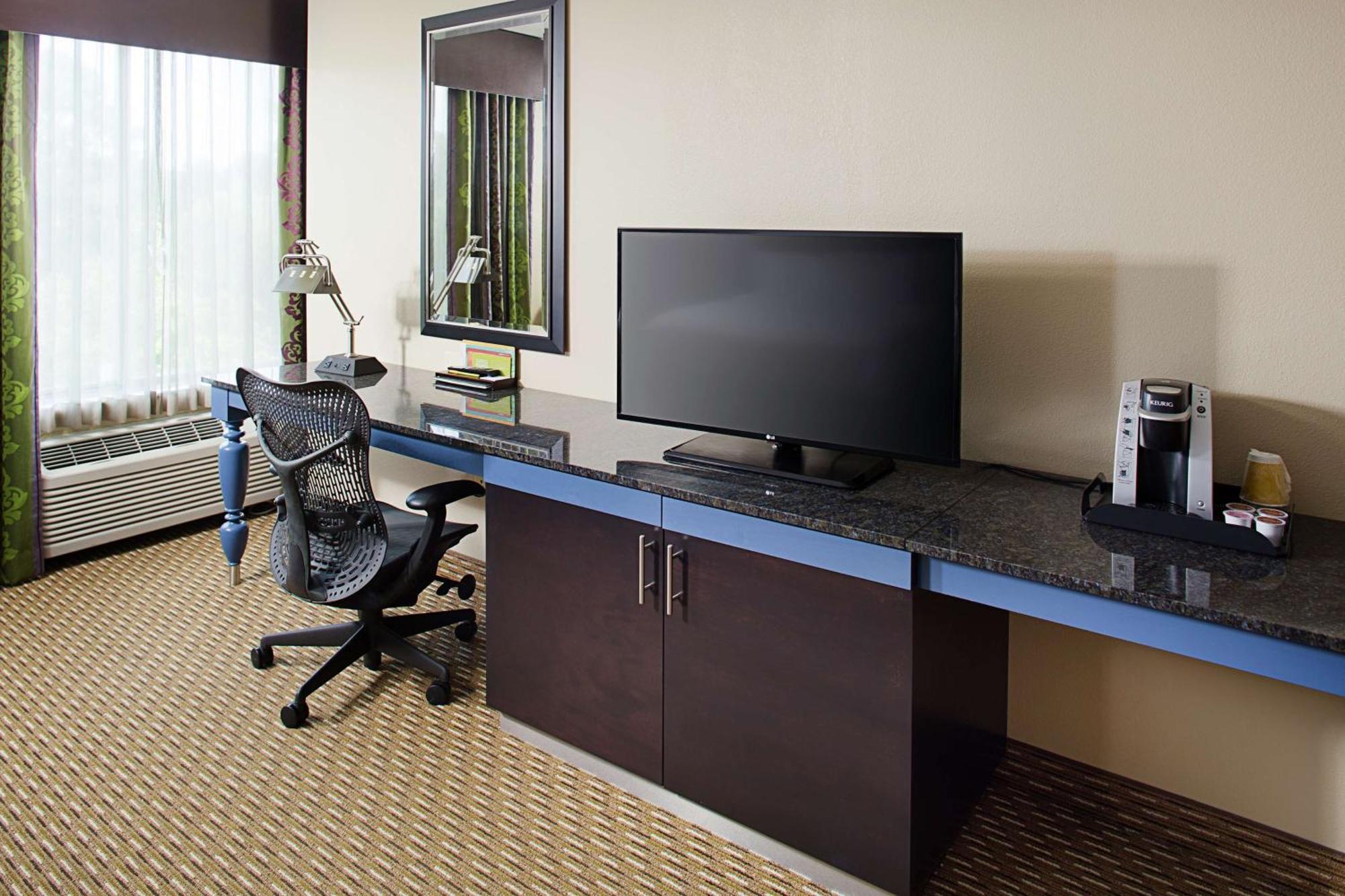 Hilton Garden Inn Raleigh Durham Airport Морисвил Екстериор снимка