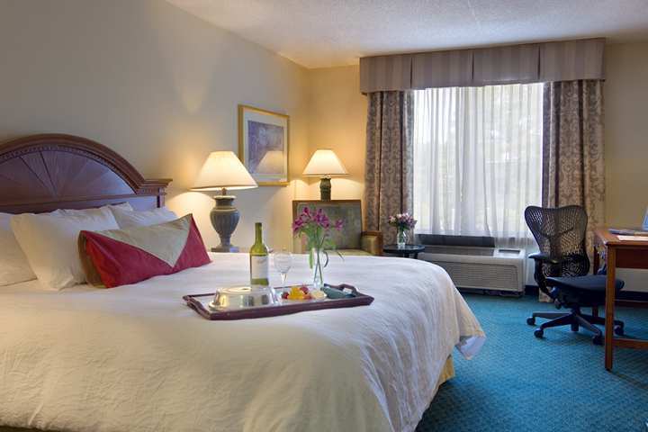 Hilton Garden Inn Raleigh Durham Airport Морисвил Екстериор снимка