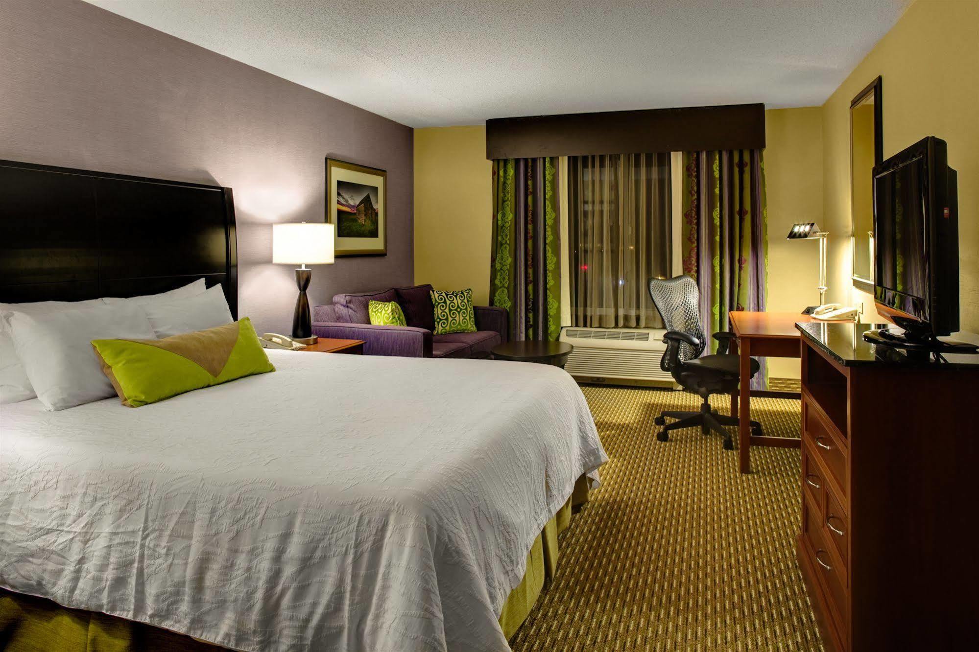 Hilton Garden Inn Raleigh Durham Airport Морисвил Екстериор снимка