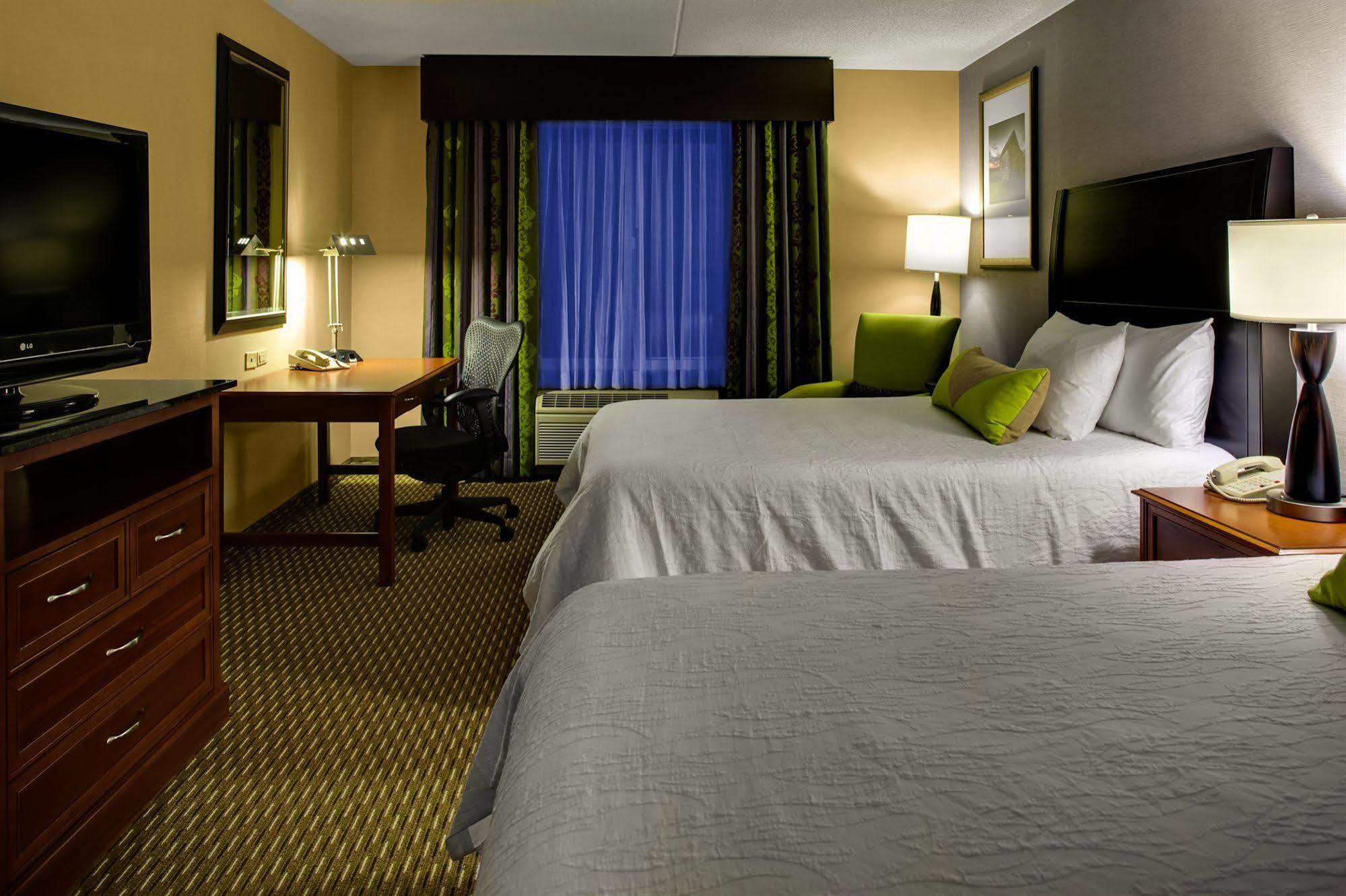 Hilton Garden Inn Raleigh Durham Airport Морисвил Екстериор снимка
