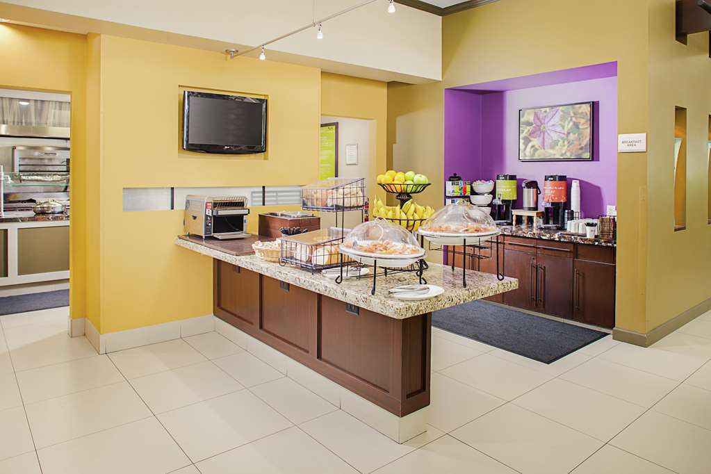 Hilton Garden Inn Raleigh Durham Airport Морисвил Ресторант снимка